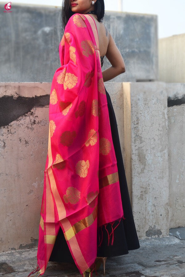 Magenta Chanderi Zari Woven Duptta